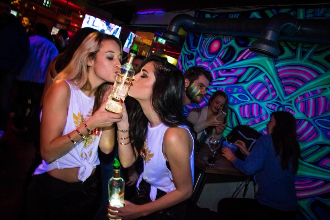 pub-crawl-berlin-9-min (1)