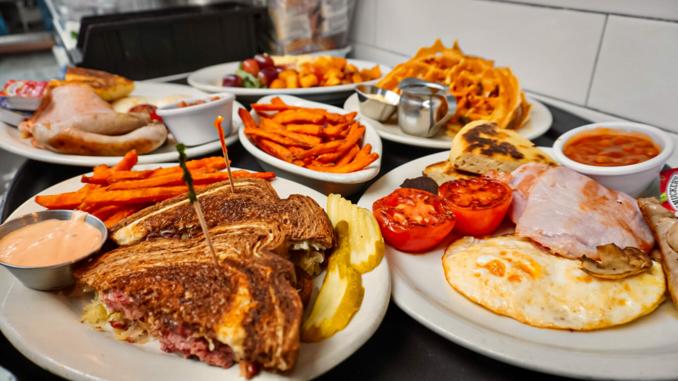 Best Bars With Food In Berlin Free Berlin Tours