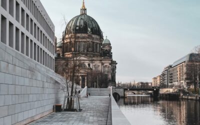 What is the significance of Checkpoint Charlie in Berlin, Germany?