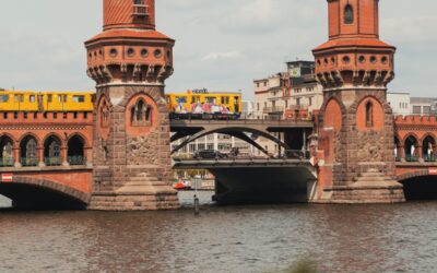 What are the opening hours of the concentration camp in Berlin?